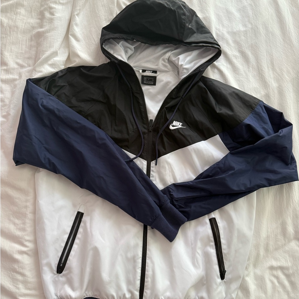 Nike Men's Black, White, and Blue Windbreaker